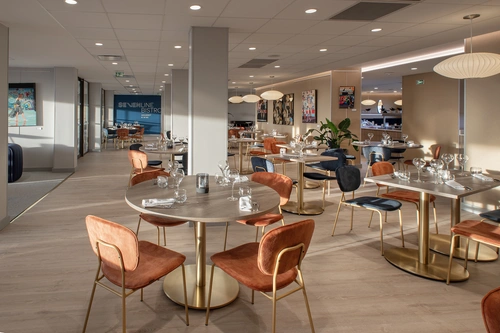 Petit déjeuner complet hôtel Sevenline avec viennoiseries pour Pink'Tolosa 2026